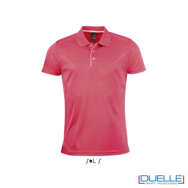 polo personalizzata sportiva in poliestere traspirante colore rosso, polo personalizzata, abbigliamento sportivo personalizzato colore CORALLO