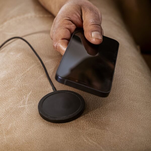Caricatore wireless magnetico in ABS riciclato e personalizzabile