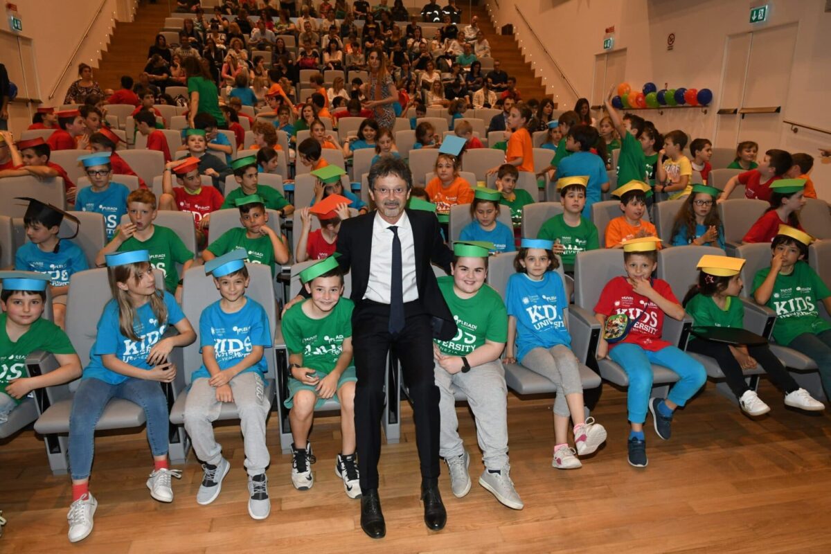 foto kids university Rettore e platea